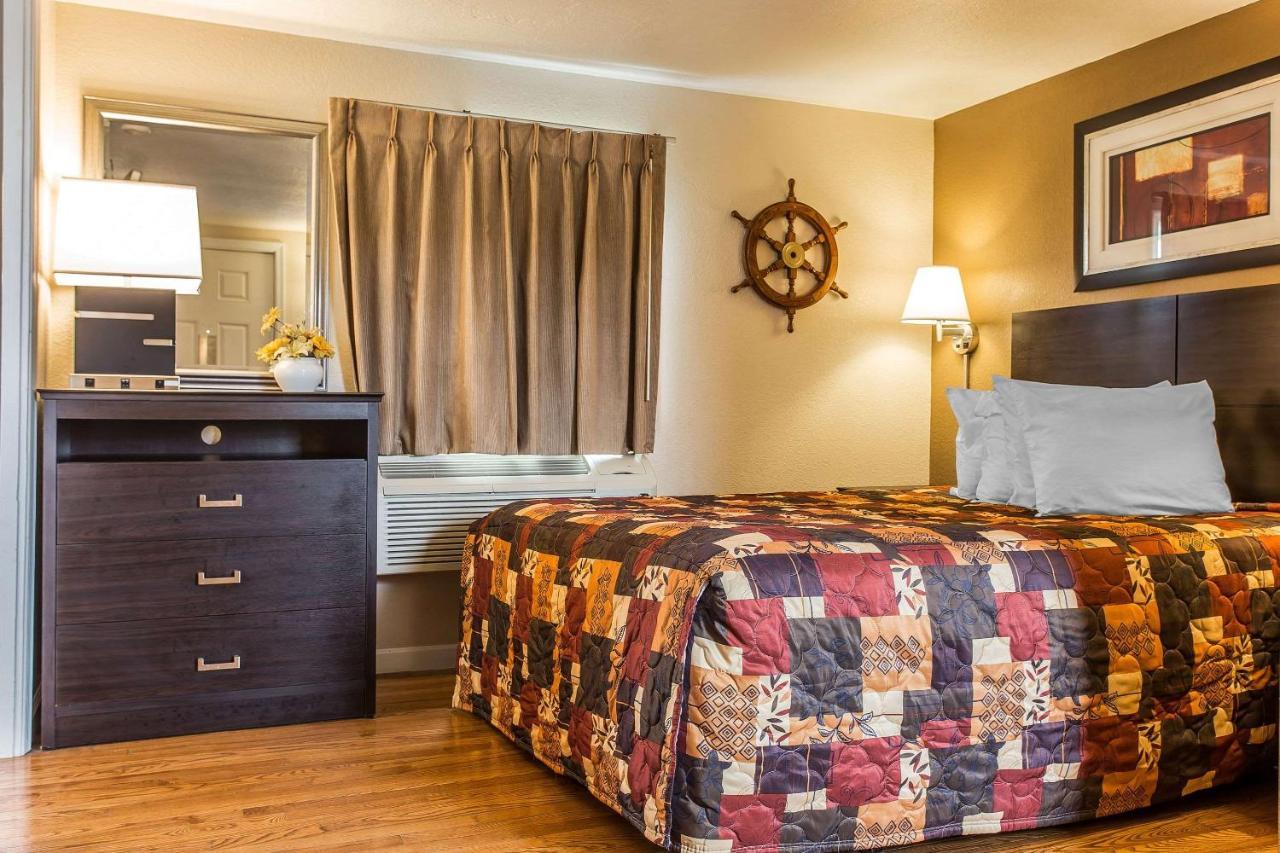 Seahorse Inn & Cottages Nags Head Eksteriør billede